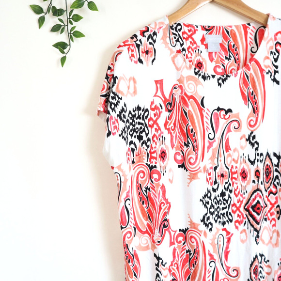 Chico's White & Red Print Rayon Spandex Short Sleeve Top Size 1 US SIZE M - Picture 2 of 4